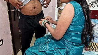 कंडोम डिलीवरी बॉय ने भाभी को डेमो दिखा के चोदा हिंदी ऑडियो