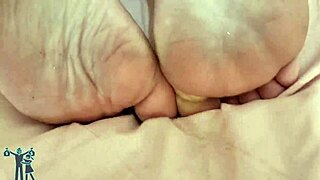 A lady milf enjoys several encounters without protection