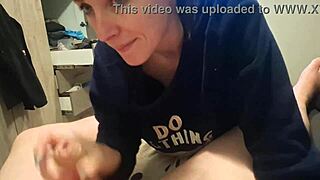 i swallow all that cum after giving a delishus blowjob, so tasty