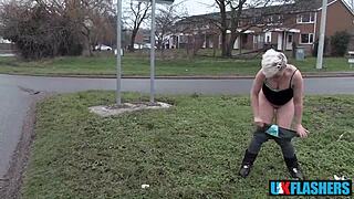 can everyone see my pussy shameless bree branning flashing and pissing for uk-flashers