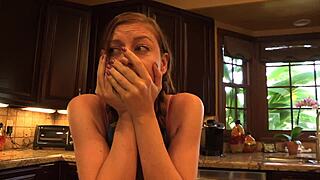 i love watching ela darling and sovereigh syre stick toys in each others pussies, so hot!