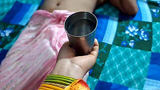 ससुर बहू का बेडरूम में चुदाई साफ़ आबाज गंदी बातें शादीशुदा बहू