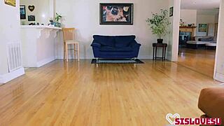 Peyton robbie gets naughty with her deviant siblings