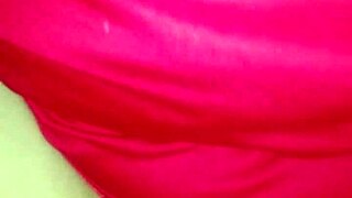 acariciando mi berga con su vagina en una sesion amateur