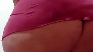 Gordinha sexy performs enticing solo show with big tits