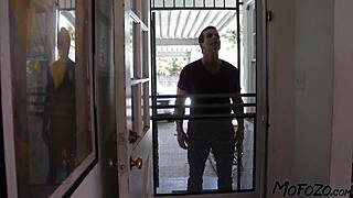 Mofozo with 18 Year Old Amateur Getting a Facial