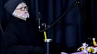 veja a entrevista safada e cheia de putaria com a flor de damiana com vovô moai no porn cast brazil - parte 8 watch on sheer red