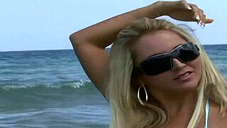 Eva Cruz Is Really Close With Her Neighbor