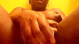 Amateur ebony masturbates wet pussy!