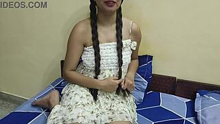 खूबसूरत इंडियन गर्लफ्रेंड देसी स्टाइल बॉयफ्रेंड को चोदे हार्ड क्रीमपाई!