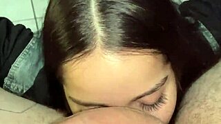 Um boquete garganta profunda e uma cavalgada invertida da debora prado antes de dormir