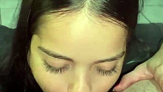 Um boquete garganta profunda e uma cavalgada invertida da debora prado antes de dormir