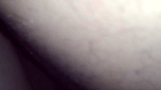 Yo: Estoy Cabalgando A Una Potra Venezolana En Esta Escena. Su Vagina Es Hermosa Y Apretada.