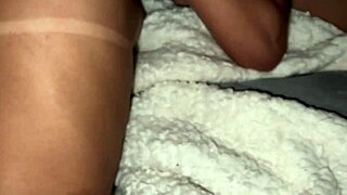 novinha faz dpv em casa com visita 😏