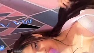 universitaria se roca con su dildo