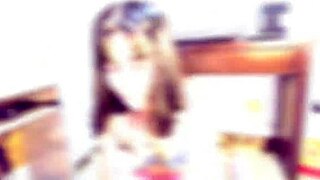 पिंक स्कर्ट में सुंदर यंग वुमन पियानो प्ले चाहती है, सेक्स फक होती है