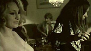 विंटेज पोर्न का कमाल रेट्रो ऑर्गी 😍