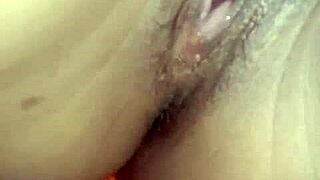 se masturba sabroso para su macho