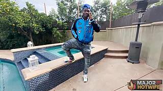 Redhead cougar Peaches gets her wet pussy fucked by Rome Major 😍