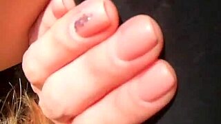 girlfriend in stockings sucks dick and swallows cum in the auto parked in public park?