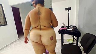 Sensual Paja Lenta y Mamada Juego Inesperado Después del Semen