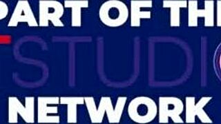 spanish milf makes herself cum hard with her fingers