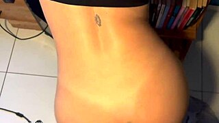 Pov - Cunhada Me Chamou Pra Jogar Video Game E Cavalgou Até Gozar No Meu Pau