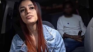 motorista de app safada pega passageiro se masturbando por trás no carro