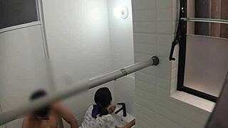 Espiando a Profesora Española Follando con su Amante