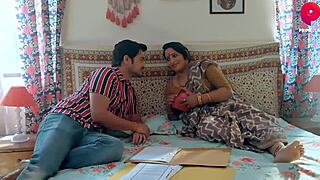 Sexy Indian Married Woman Has Sex with Boyfriend