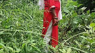 Girlfriend Having Fucking In Outdoor At The Forest