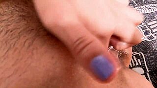 What better than a colombian teen's vagina seen very close up while she touches it with oil, leading to intense masturbation and orgasm