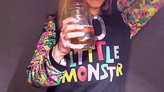 Bonneyuwu Pijama Masturbacion with Dildo and Peluche 😍