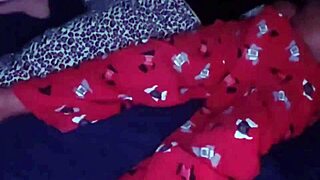 Le Doy Un Relajante Masaje Mientras Me Masturbo y Le Doy Chupadas de Verga