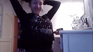 I love fucking while I put on my makeup, it's so hot.