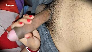 Stepmom Gives Me Handjob For The First Time, I Controlled My Cum