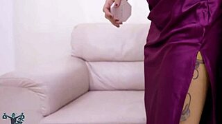 Ninfeta Gostosa Mostrando Ao Empres�rio De Pau Grande O Quanto Ela Gosta De Foder