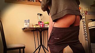 secret cam catches horny hermanastra miranda in steamy action