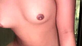 18ईओ एशियन लड़कियों को बड़े गोरे लंडों से पेला