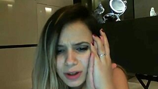 dea how much you gonna squirt in that berlin shower with toys flashing?