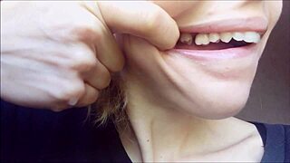 chantal fills mouth with toothpaste while brushing, so fetish!!