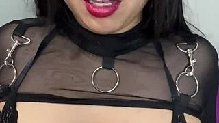 joi en español pov, tu dueña astarioth te tortura con ballbusting femdom y squirt en tu boca 😈💦
