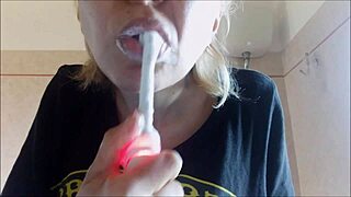 chantal fills mouth with toothpaste while brushing, so fetish!!