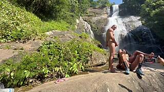 Amateur Behind-Scenes with Cute Brazilian Pretinha on Red