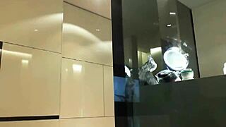 dea how much you gonna squirt in that berlin shower with toys flashing?