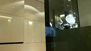 dea how much you gonna squirt in that berlin shower with toys flashing?