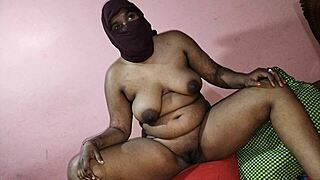 kolkata coed fingers her juicy pussy so good 😋