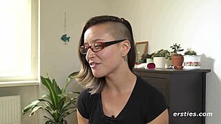 Brunette babe fingers pussy then vibes with toys up close 😍🔥