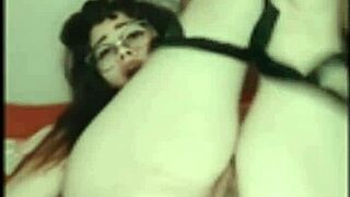 RED-HAIRED VINTAGE WHORE THRUSTS LEATHER GLOVES DEEP IN ASS!