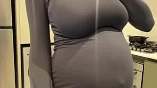 Milky Stepmom Licks Nipples During Hot Pussy Massage